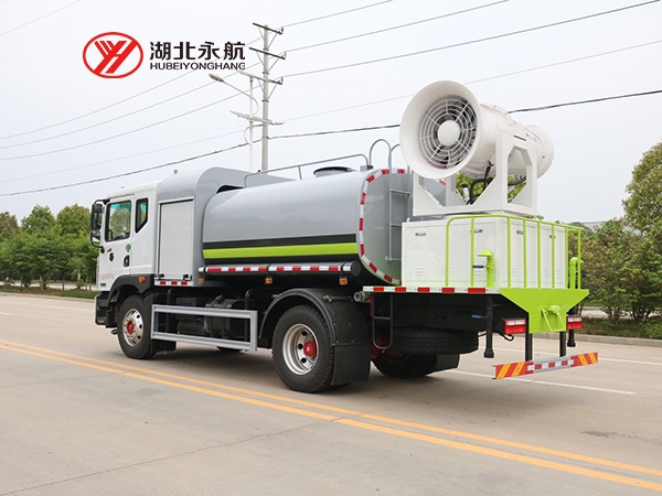   东风多利卡D9抑尘车