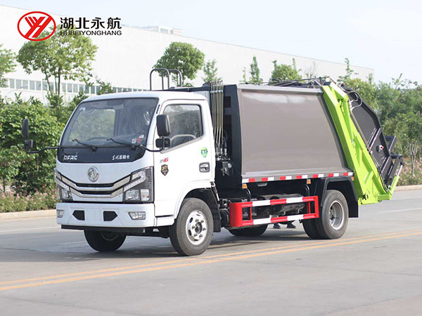 东风小多利卡6方压缩式垃圾车