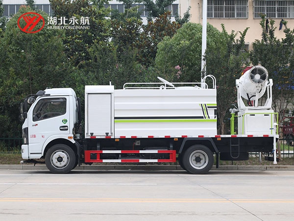 东风凯普特抑尘车（方箱）