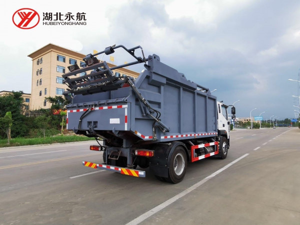 福田欧马可14方无泄漏压缩式垃圾车