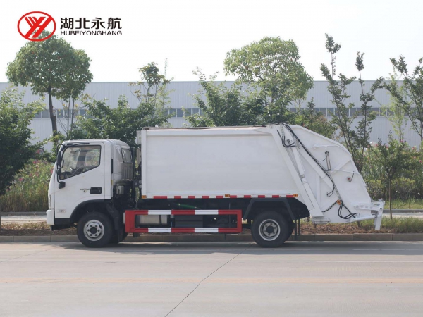 福田欧马可6-8方压缩式垃圾车