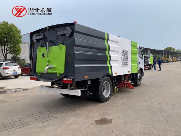 东风大多利卡洗扫车