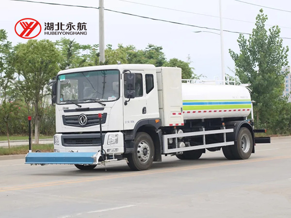 东风华神纯电动路面清洗车