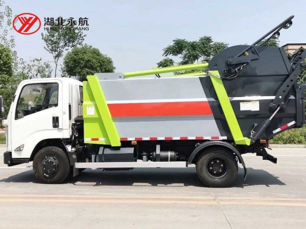 江铃7方无泄漏压缩式垃圾车