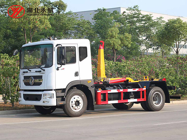 东风多利卡D9钩臂垃圾车