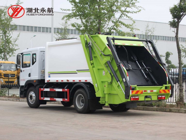 东风多利卡D9 10方压缩式垃圾车
