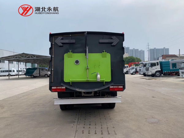 东风大多利卡洗扫车