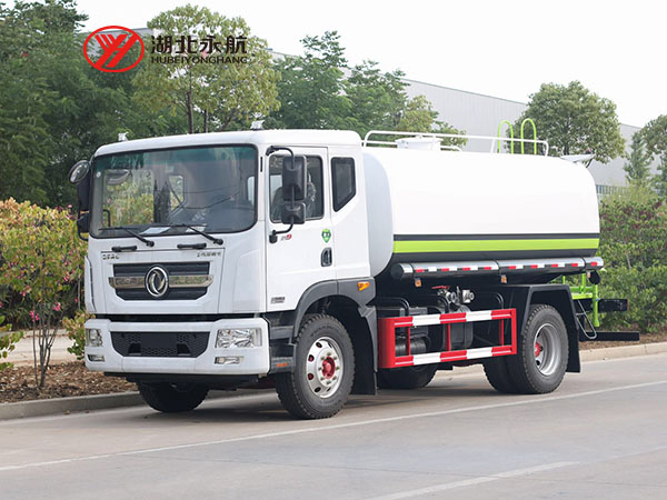 东风多利卡D9洒水车