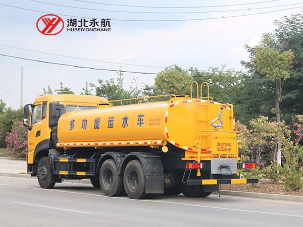 东风天龙洒水车