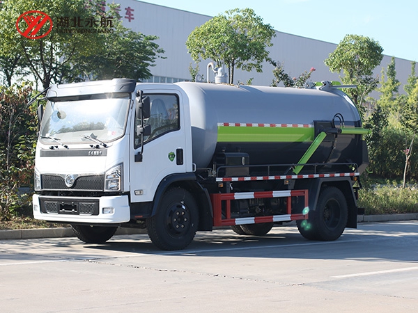 东风福瑞卡吸污车