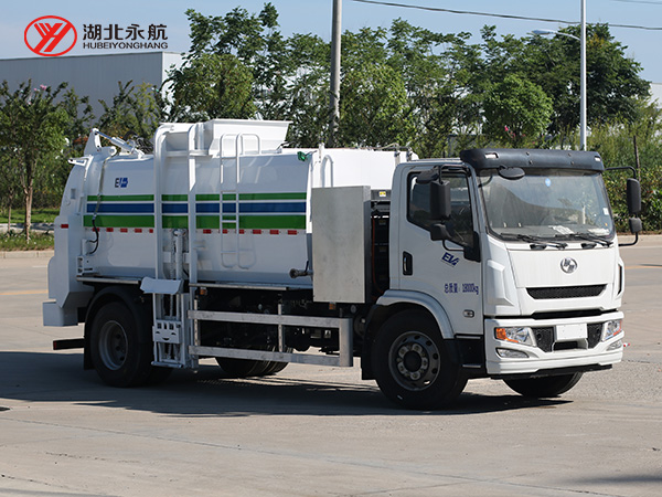 上汽跃进18吨纯电动餐厨垃圾车