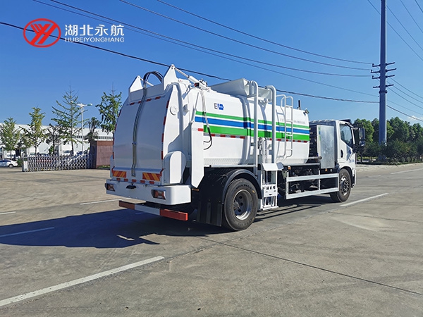 上汽跃进18吨纯电动餐厨垃圾车