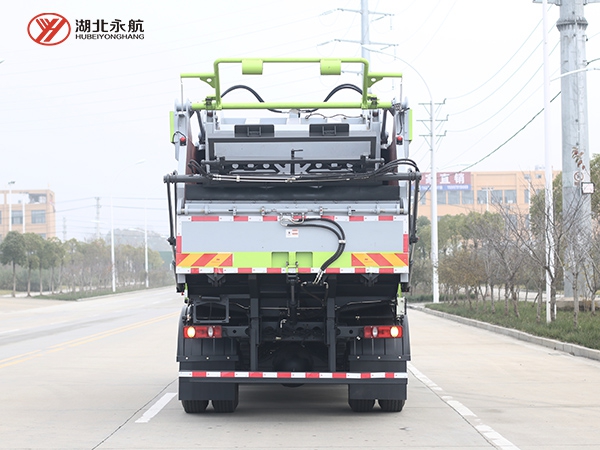 东风天锦14方无泄漏压缩式垃圾车