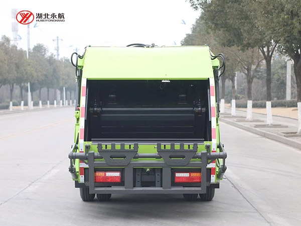 东风福瑞卡4方压缩式垃圾车
