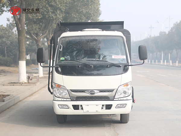 福田小卡之星侧装垃圾车