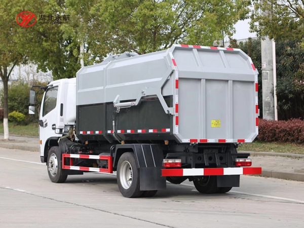 东风大多利卡侧装垃圾车