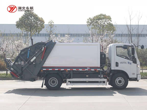 上汽跃进纯电动6方压缩式垃圾车