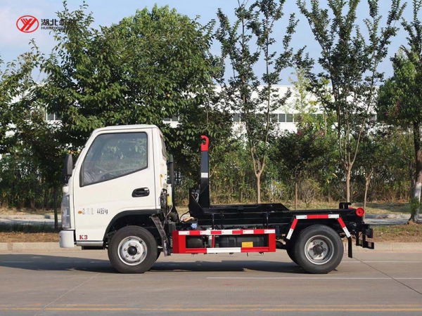 凯马钩臂垃圾车
