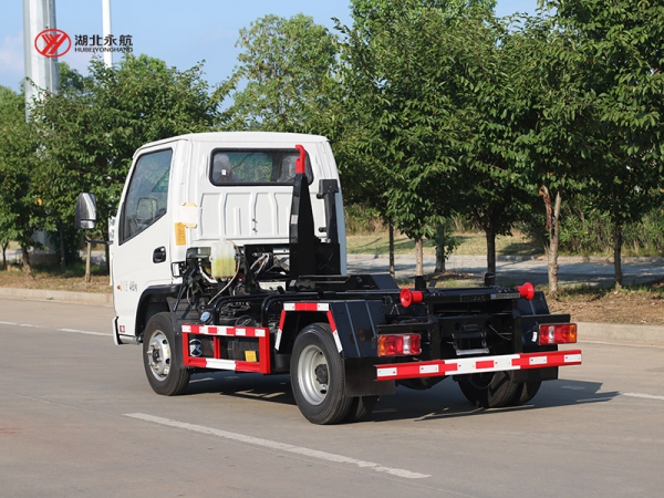 凯马钩臂垃圾车