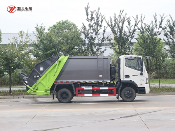 福田瑞沃6方压缩式垃圾车