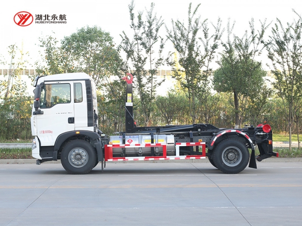 重汽HOWO(天然气)钩臂垃圾车