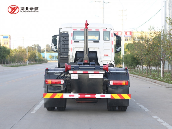 重汽HOWO(天然气)钩臂垃圾车