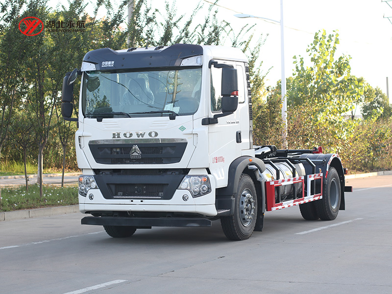 重汽HOWO(天然气)钩臂垃圾车