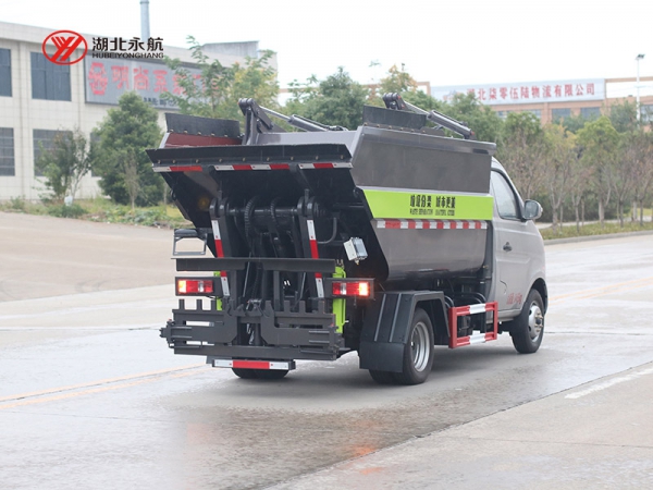 长安高位自装卸式垃圾车