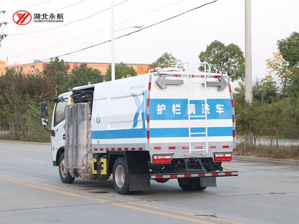 东风凯普特护栏清洗车