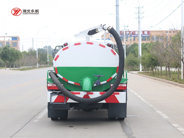 东风小多利卡吸粪车