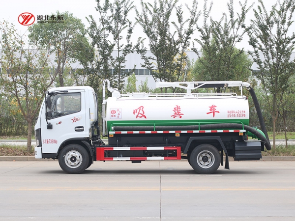 东风小多利卡吸粪车