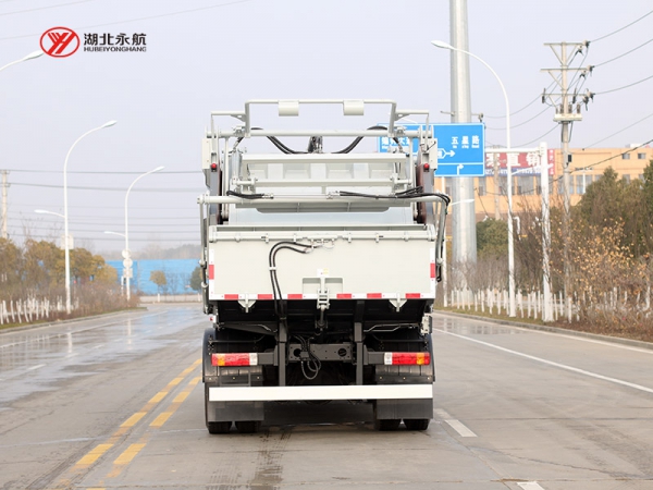 解放14方无泄漏压缩式垃圾车
