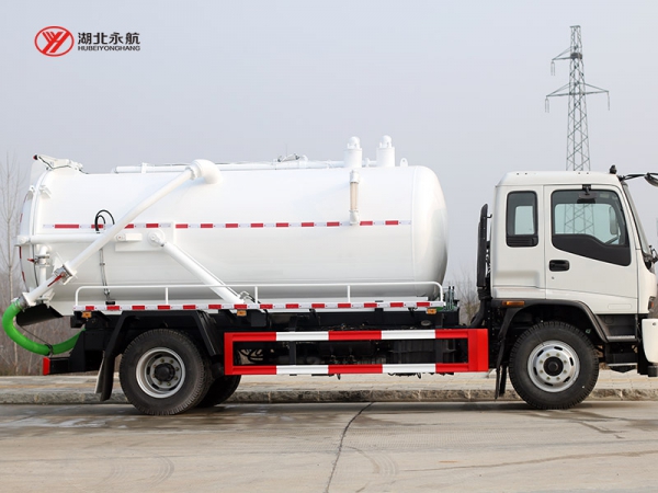 五十铃FTR吸污车