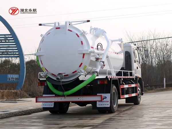 五十铃FTR吸污车