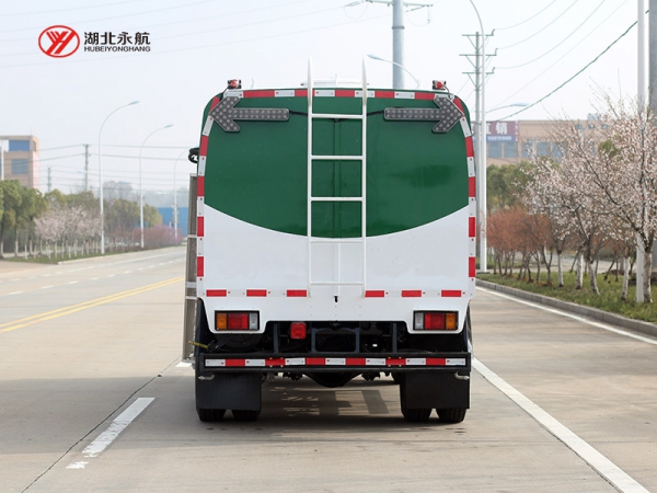 庆铃纯电动护栏清洗车