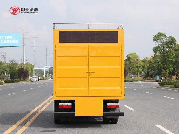 东风小多利卡污水净化车