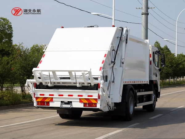 东风华神T5纯电动12方压缩式垃圾车