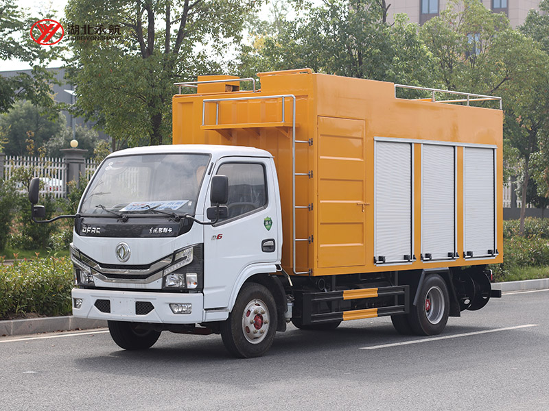 东风小多利卡污水净化车