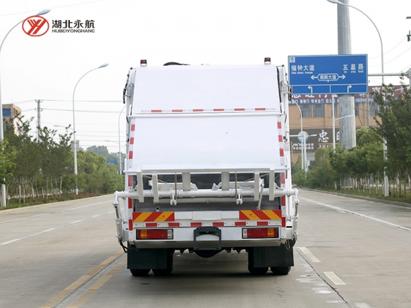 比亚迪T18纯电动12方压缩式垃圾车