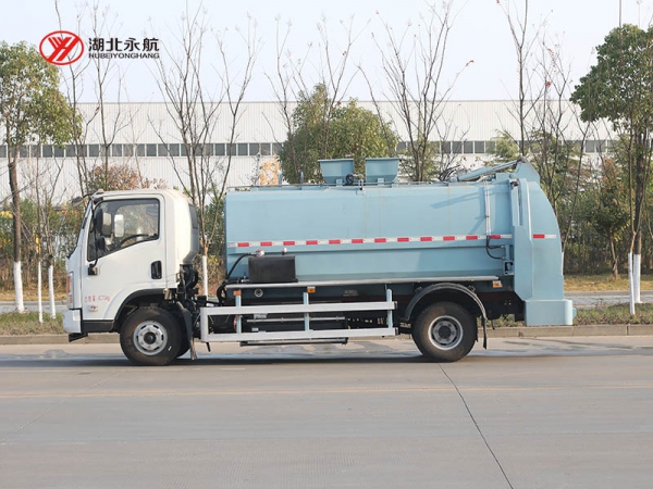 东风华神8吨纯电动餐厨垃圾车