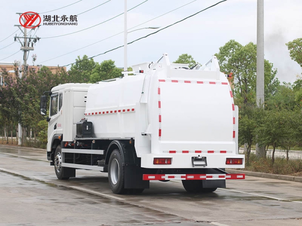 东风华神18吨纯电动餐厨垃圾车