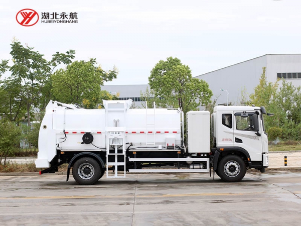 东风华神18吨纯电动餐厨垃圾车