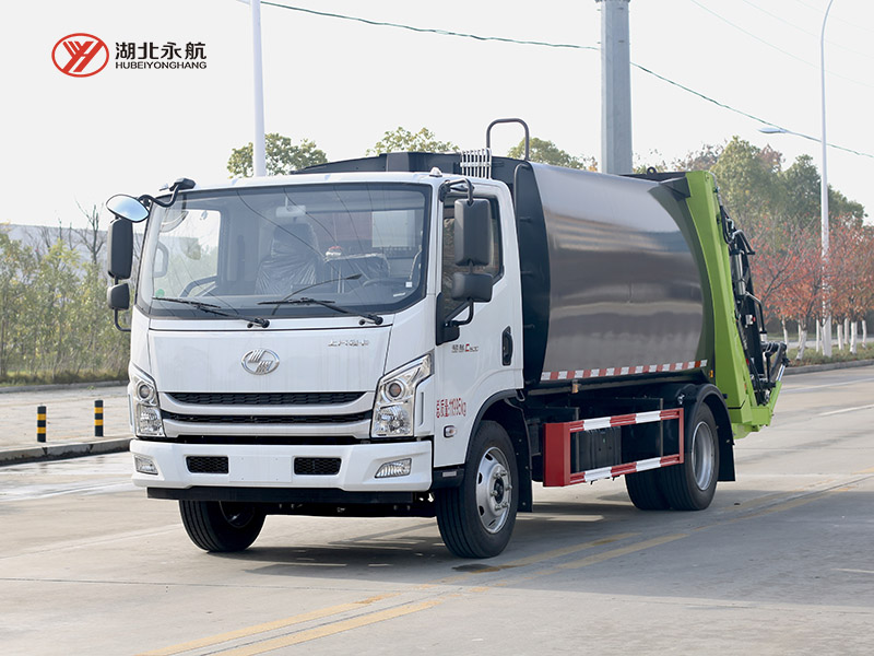 跃进C500 8方压缩式垃圾车