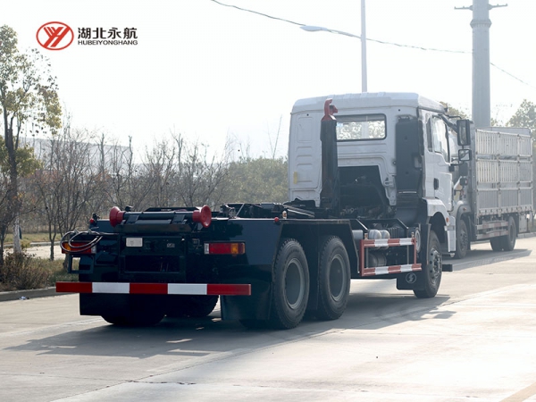 陕汽德龙新M3000钩臂垃圾车