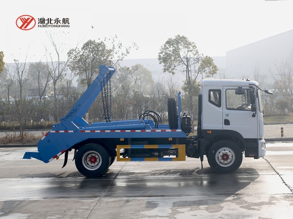 东风多利卡D9摆臂垃圾车