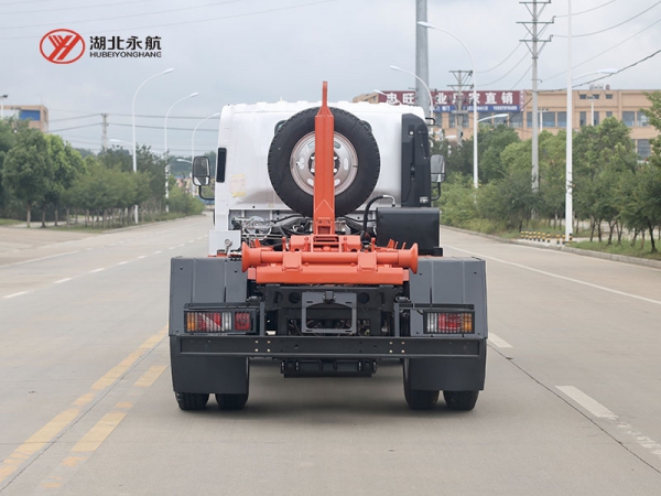 五十铃700P钩臂垃圾车